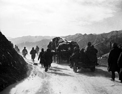 The marine and army retreat from the Changjin (Chosin) reservoir in December, 1950